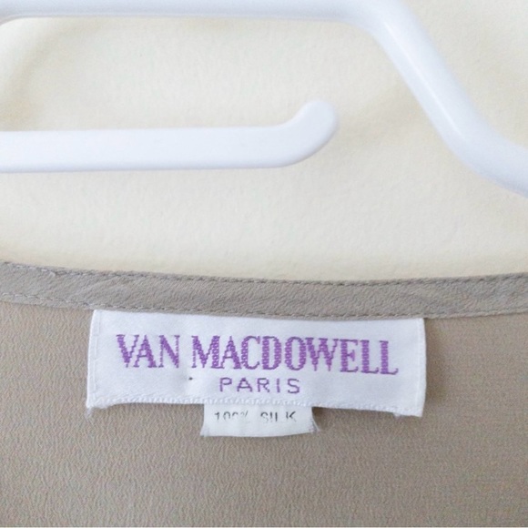 100% Silk Vintage Tshirt Blouse - Picture 5 of 6